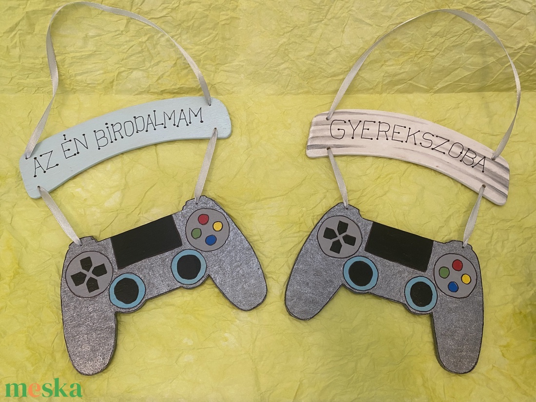 Fiús gyerekszoba tábla, konzol - otthon & életmód - dekoráció - ajtó- és ablak dekoráció - ablakdísz - Meska.hu