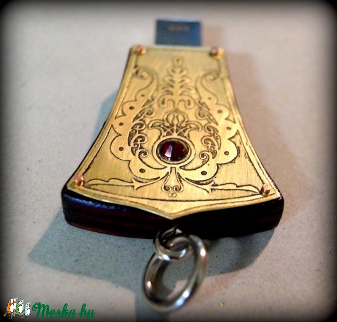 Pendrive swarovski kristállyal -  - Meska.hu