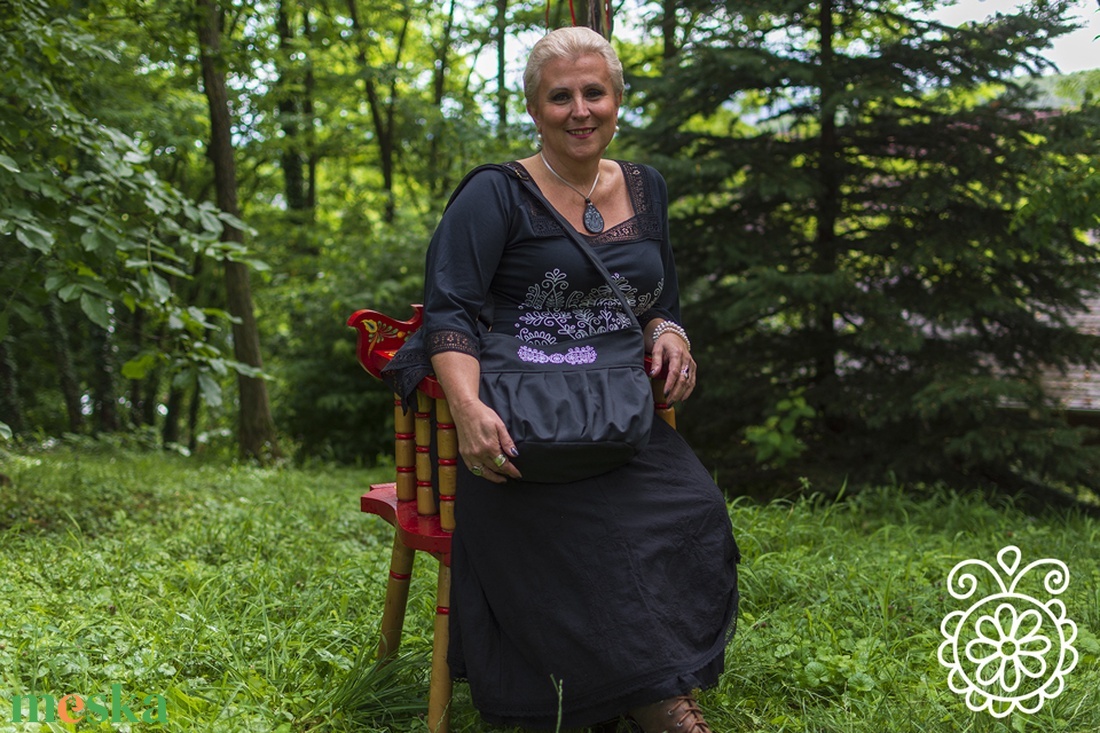 Kőrösfői Szépasszony buggyos táskája (fekete-fehér) - táska & tok - kézitáska & válltáska - válltáska - Meska.hu Kőrösfői Szépasszony buggyos táskája (fekete-fehér) - táska & tok - kézitáska & válltáska - válltáska - Meska.hu