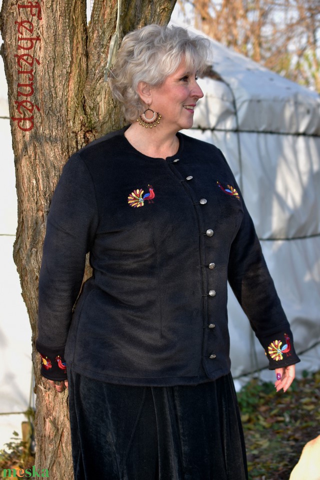 Fehérnép-ujjas rábaközi (fekete) - ruha & divat - női ruha - blézer & kosztüm - Meska.hu Fehérnép-ujjas rábaközi (fekete) - ruha & divat - női ruha - blézer & kosztüm - Meska.hu