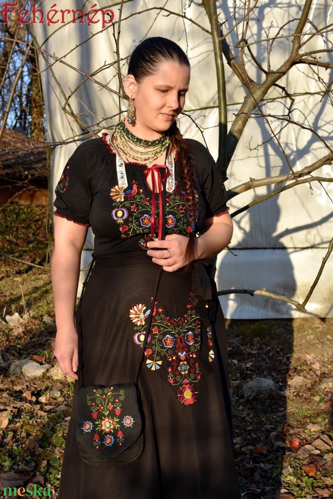 Rábaközi Fehérnép tarsolytáskája - táska & tok - kézitáska & válltáska - vállon átvethető táska - Meska.hu Rábaközi Fehérnép tarsolytáskája - táska & tok - kézitáska & válltáska - vállon átvethető táska - Meska.hu