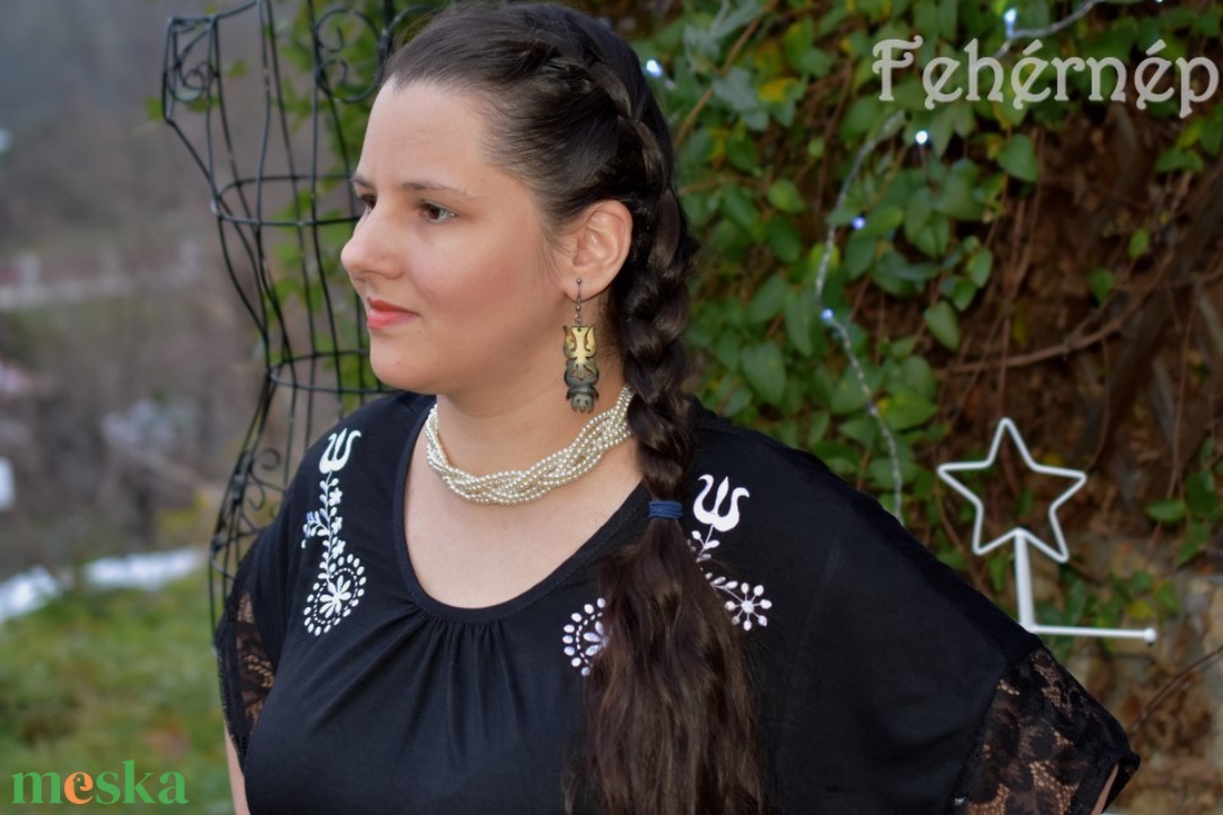 Zalai Ragyogó: Pillangó blúz zalai fehérhímzéssel - fekete - ruha & divat - női ruha - blúz - Meska.hu Zalai Ragyogó: Pillangó blúz zalai fehérhímzéssel - fekete - ruha & divat - női ruha - blúz - Meska.hu