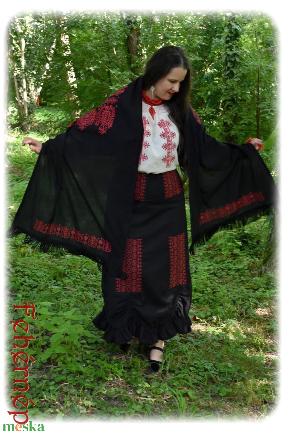 Fuvallat kendő fekete-piros - ruha & divat - sál, sapka, kendő - kendő - Meska.hu Fuvallat kendő fekete-piros - ruha & divat - sál, sapka, kendő - kendő - Meska.hu