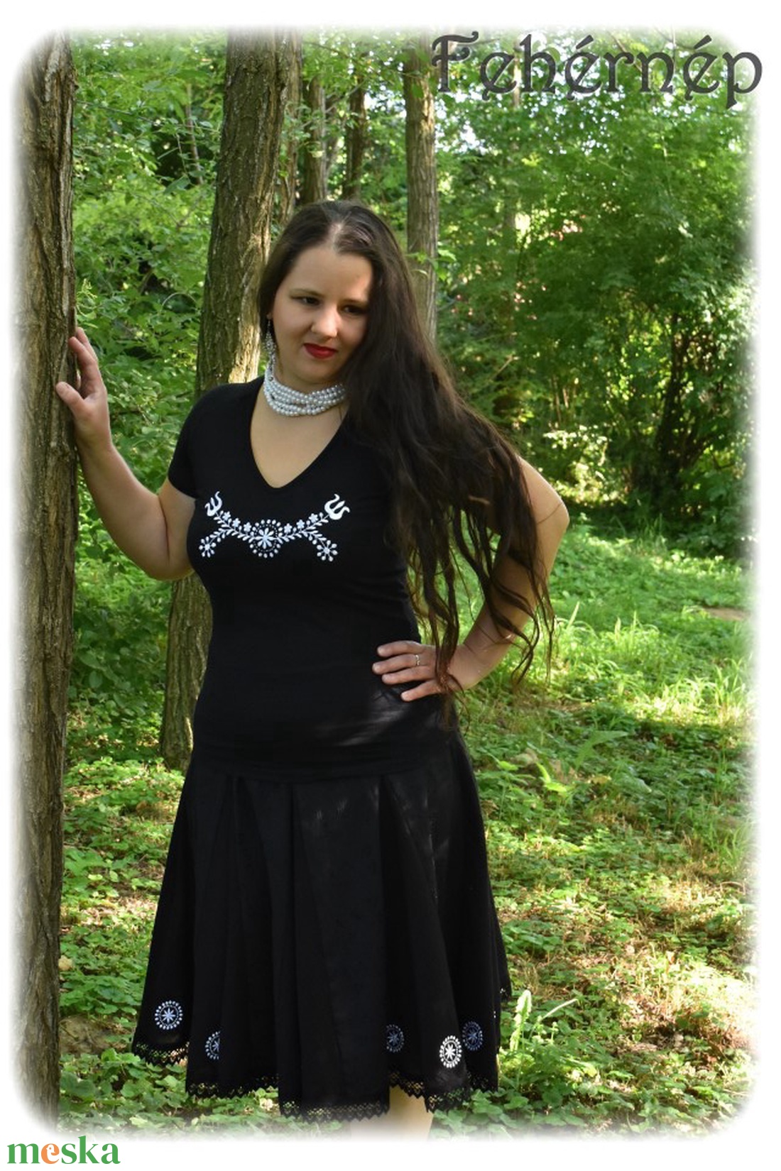 Zalai Ragyogó: fehérhímzéssel díszített felső  fekete RU - ruha & divat - női ruha - póló, felső - Meska.hu