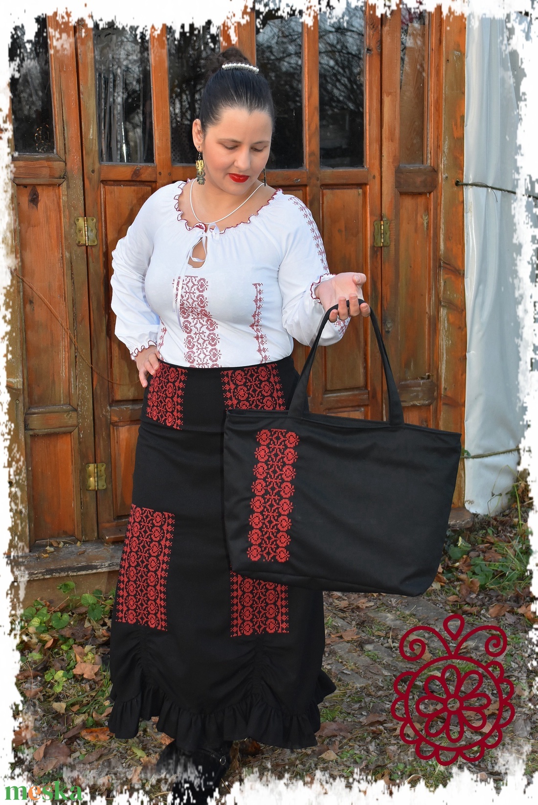 Hannaróza táska Borbolya keresztszemessel (fekete-vörös) - táska & tok - kézitáska & válltáska - nagy pakolós táska - Meska.hu Hannaróza táska Borbolya keresztszemessel (fekete-vörös) - táska & tok - kézitáska & válltáska - nagy pakolós táska - Meska.hu