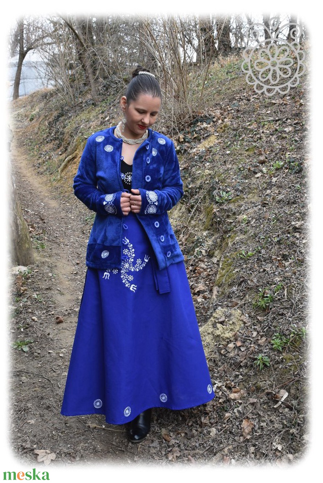 Zalai fehérhímzéssel díszített lapszoknya  kék - ruha & divat - női ruha - szoknya - Meska.hu