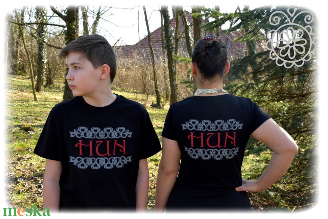 HUN fekete RU (fehérnépeknek) - ruha & divat - női ruha - póló, felső - Meska.hu HUN fekete RU (fehérnépeknek) - ruha & divat - női ruha - póló, felső - Meska.hu