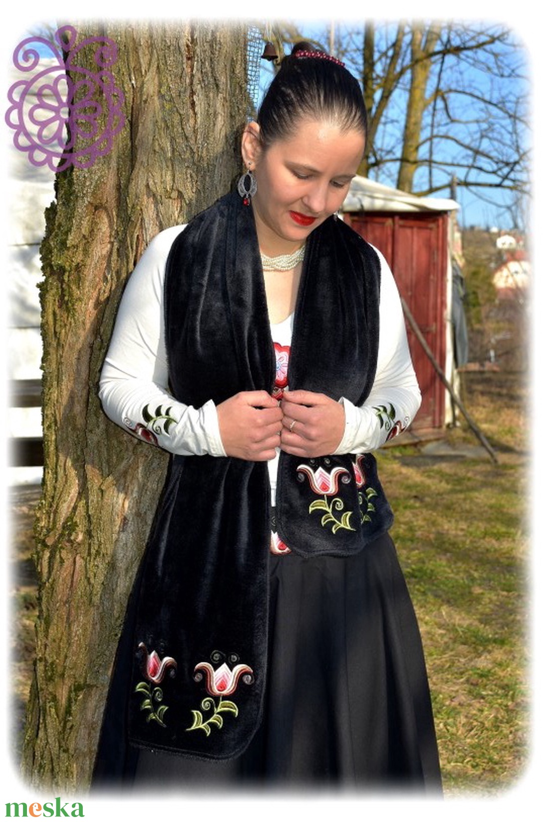 Kunhímzéssel díszített téli sál  fekete - ruha & divat - sál, sapka, kendő - sál - Meska.hu