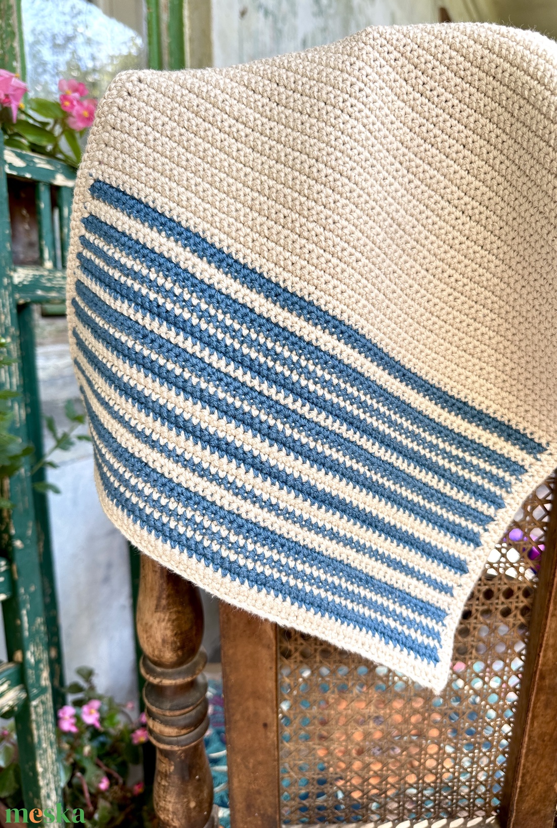 Kék csíkos horgolt kéztörlő - otthon & életmód - fürdőszoba - törölköző - Meska.hu