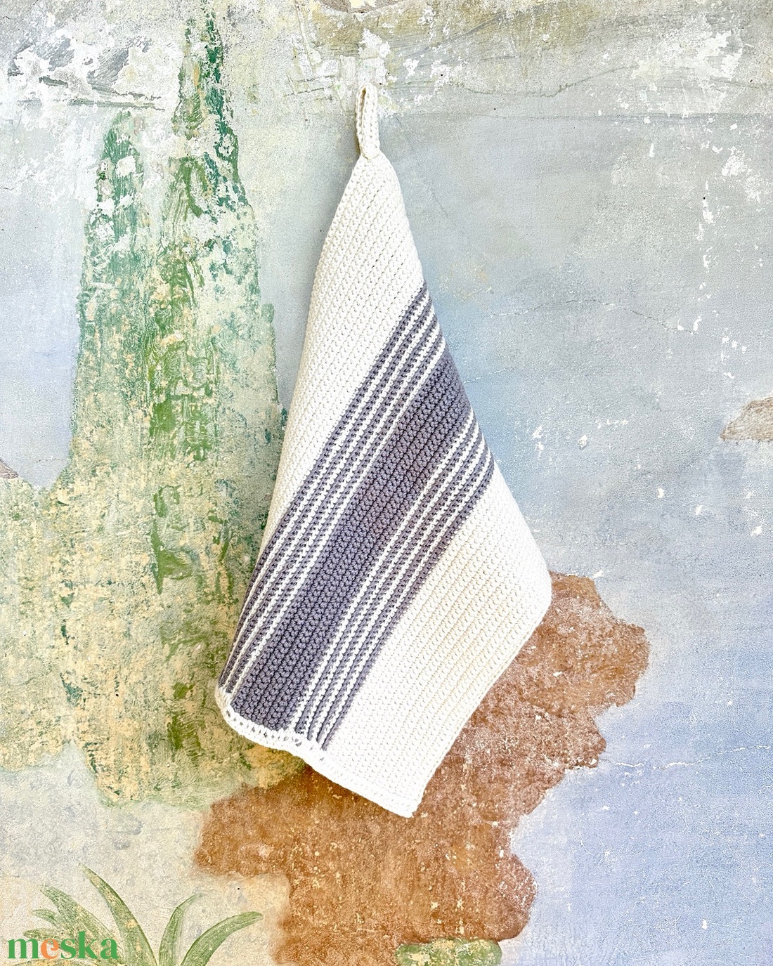 Szürke csíkos horgolt kéztörlő - otthon & életmód - fürdőszoba - törölköző - Meska.hu