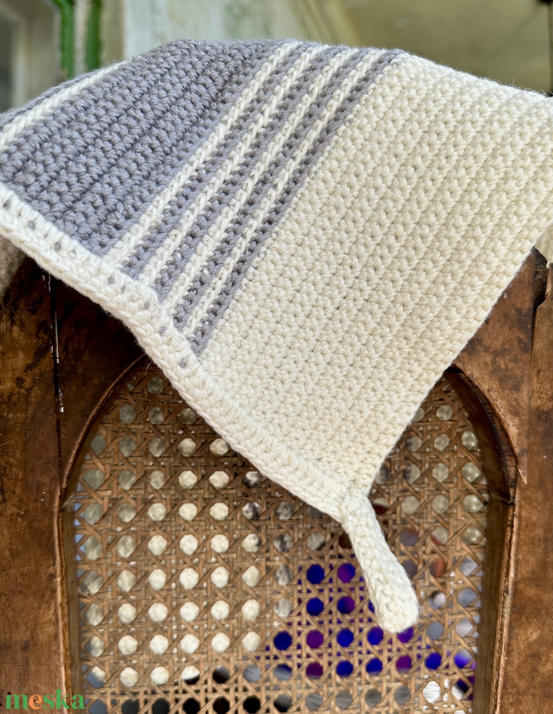 Szürke csíkos horgolt kéztörlő - otthon & életmód - fürdőszoba - törölköző - Meska.hu