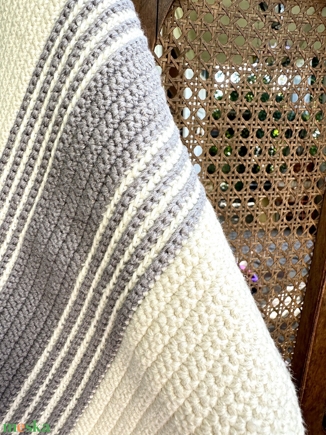 Szürke csíkos horgolt kéztörlő - otthon & életmód - fürdőszoba - törölköző - Meska.hu