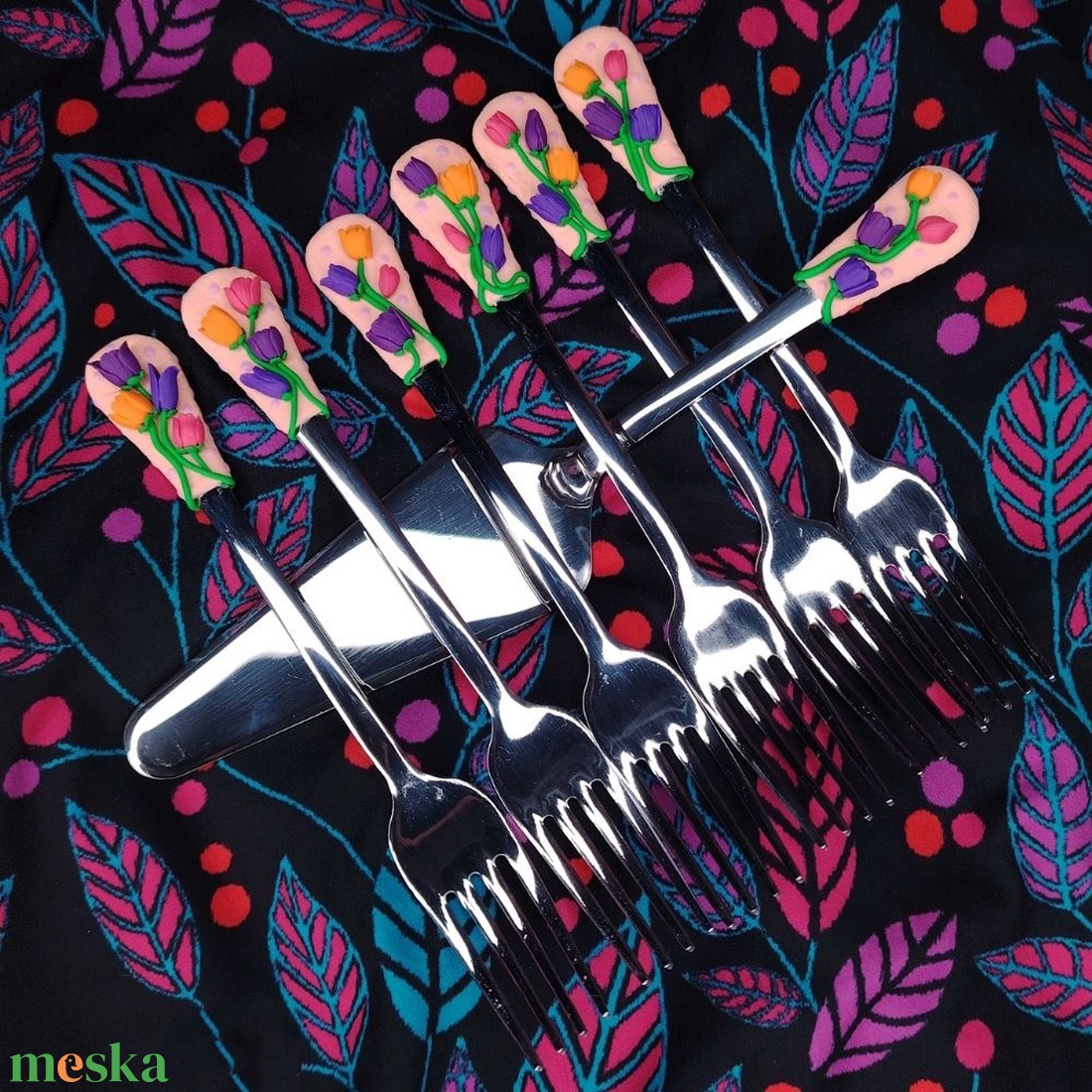 Tulipán mintás desszertes készlet - 7 darabos szett - 6 db villa és 1 db tortalapát - otthon & életmód - konyhafelszerelés, tálalás - tálalás - kanál & villa - Meska.hu