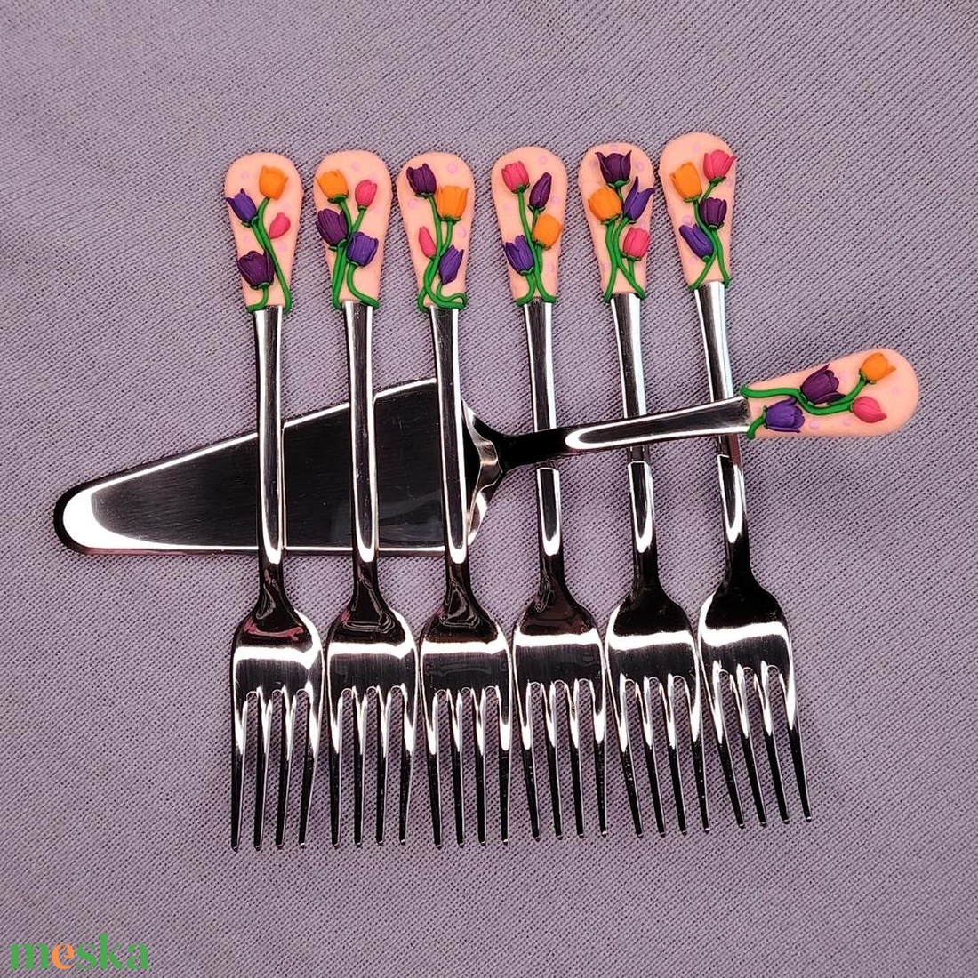 Tulipán mintás desszertes készlet - 7 darabos szett - 6 db villa és 1 db tortalapát - otthon & életmód - konyhafelszerelés, tálalás - tálalás - kanál & villa - Meska.hu