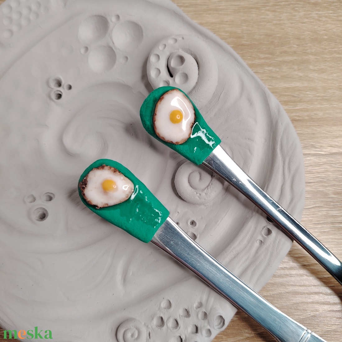 Tükörtojás díszítésű evőeszközkészlet - 2 darabos szett - otthon & életmód - konyhafelszerelés, tálalás - tálalás - kanál & villa - Meska.hu