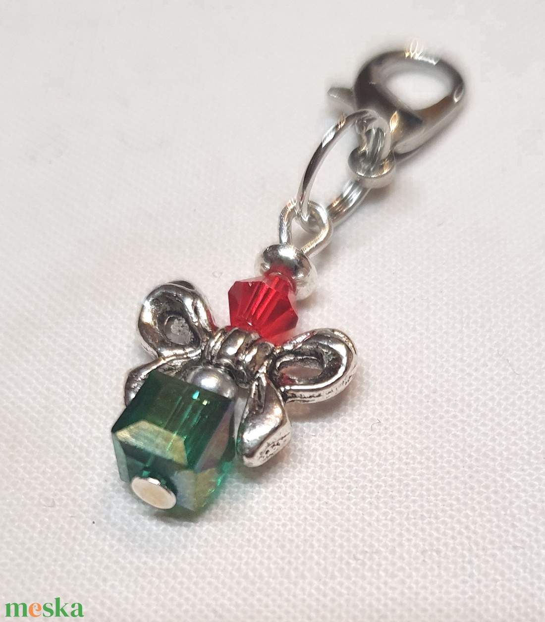 Ajándék csomag táskadísz - táska & tok - kulcstartó & táskadísz - kulcstartó - Meska.hu