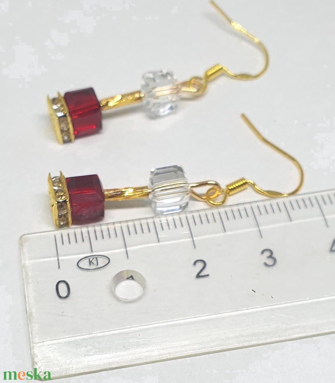 CUBE piros-fehér fülbevaló - ékszer - fülbevaló - lógó fülbevaló - Meska.hu