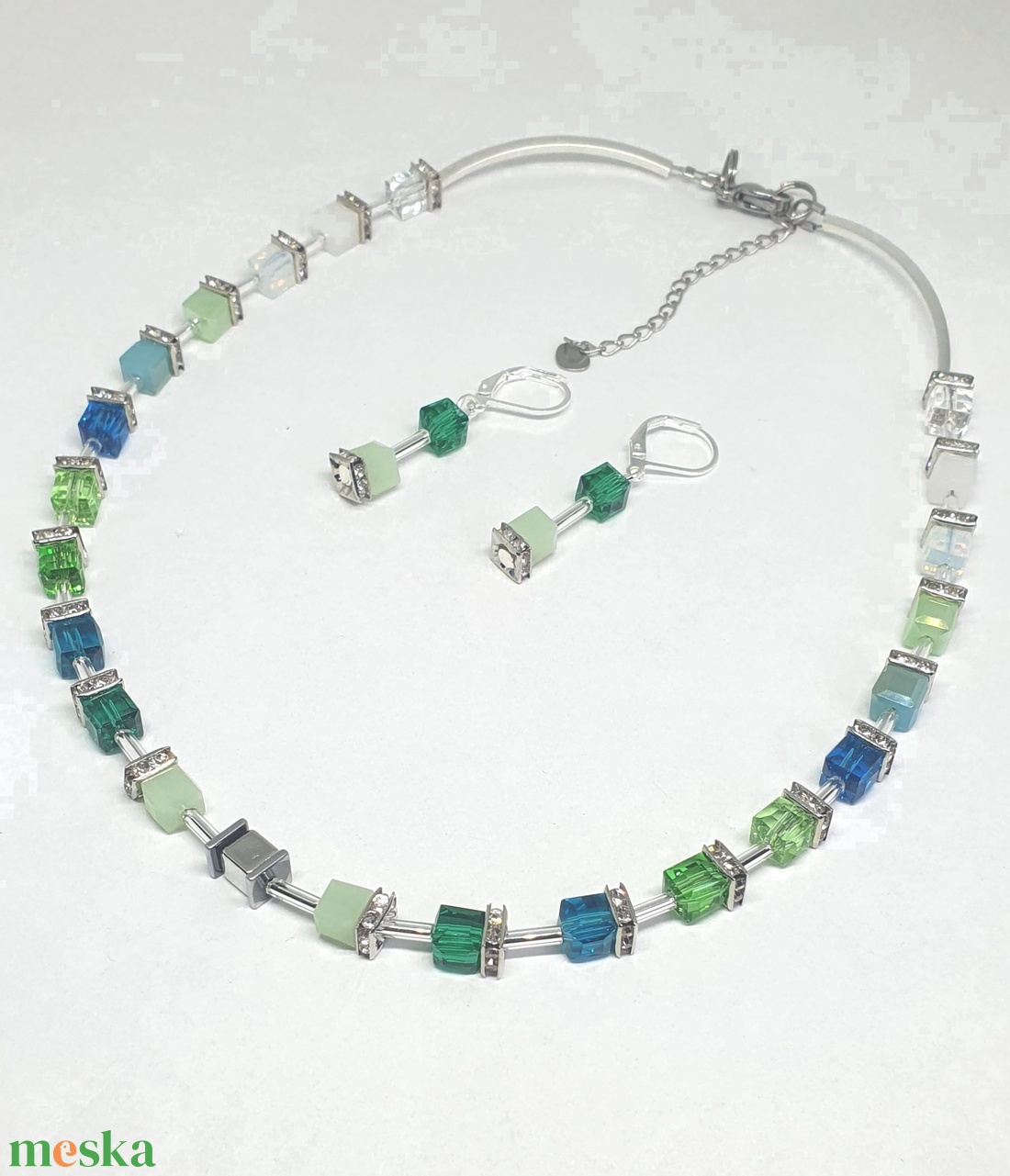 CUBE zöldek nyaklánc ajándék fülbevalóval - ékszer - nyaklánc - gyöngyös nyaklánc - Meska.hu