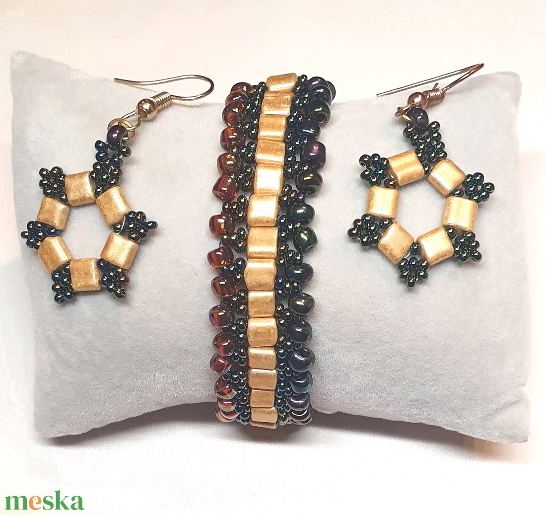 Irizáló zöld ékszerszett - ékszer - karkötő - gyöngyös karkötő - Meska.hu