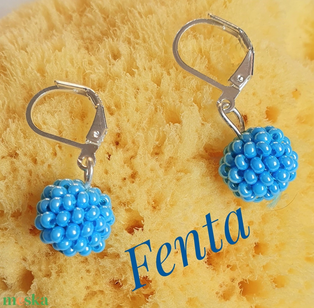 Kék bogyó fülbevaló - ékszer - fülbevaló - lógó fülbevaló - Meska.hu