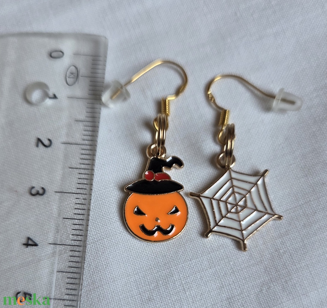 Halloween tök-pókháló fülbevaló - ékszer - fülbevaló - lógó fülbevaló - Meska.hu