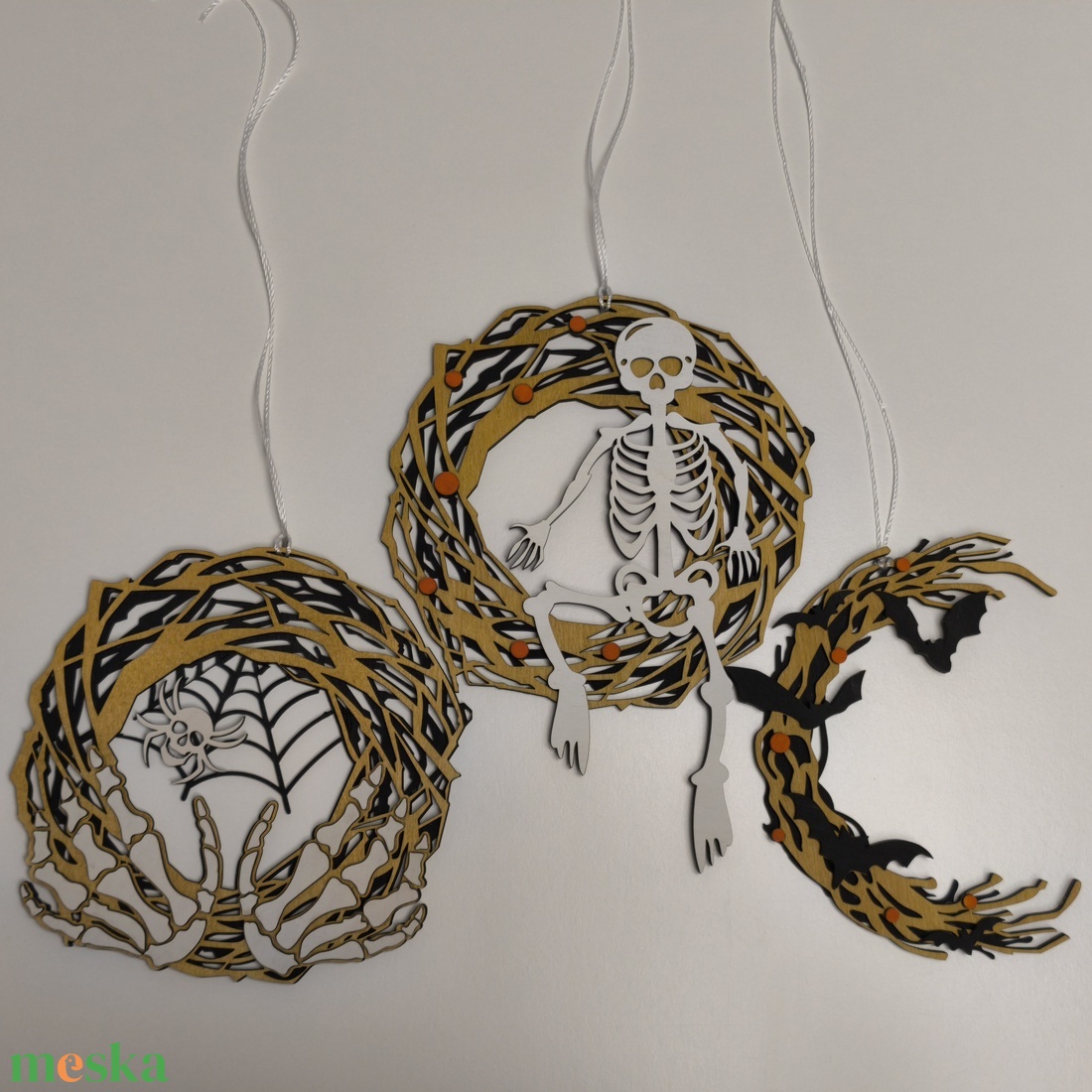 Halloweeni ajtó és ablakdíszek - otthon & életmód - dekoráció - halloween - halloweeni ajtódíszek és ablakdíszek - Meska.hu Halloweeni ajtó és ablakdíszek - otthon & életmód - dekoráció - halloween - halloweeni ajtódíszek és ablakdíszek - Meska.hu