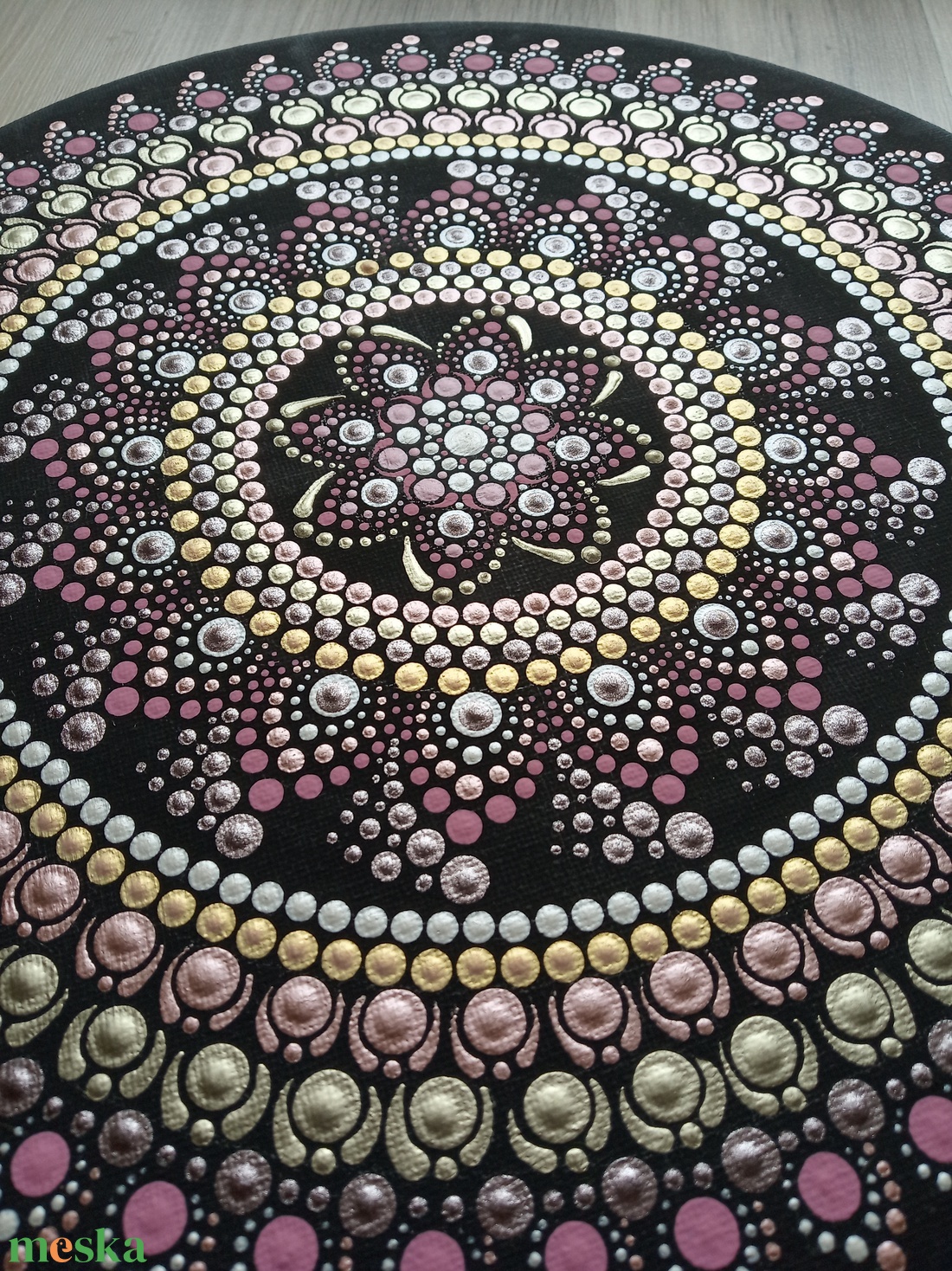 Pontozott mandala - Rózsaszín kör alakú - otthon & életmód - dekoráció - kép & falikép - vászonkép - Meska.hu Pontozott mandala - Rózsaszín kör alakú - otthon & életmód - dekoráció - kép & falikép - vászonkép - Meska.hu