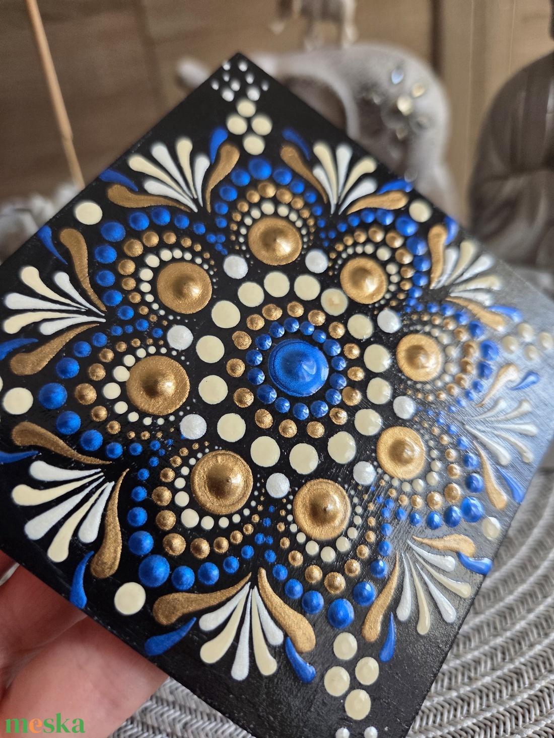 Kézzel festett mandala hűtőmágnes 10�10 cm - kék, fehér, bronz fa hűtőmágnes - otthon & életmód - dekoráció - spiritualitás - mandala - Meska.hu