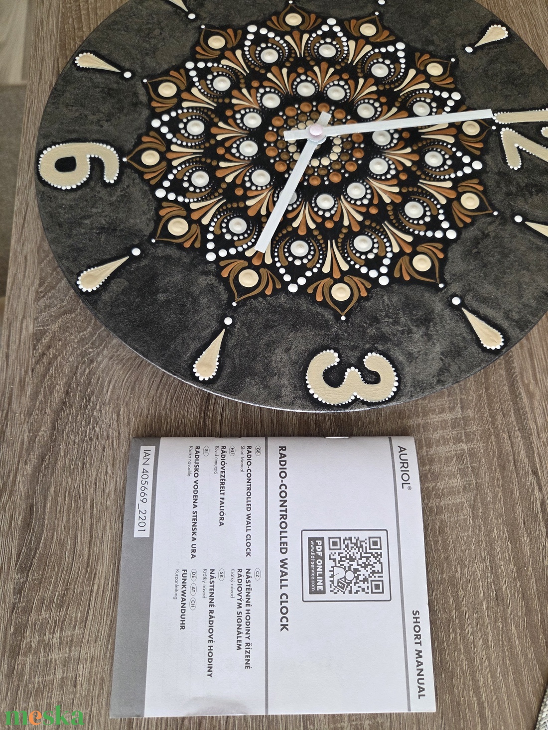 Kézzel festett mandala falióra bakelit lemezből - otthon & életmód - dekoráció - fali és függő dekoráció - falióra & óra - Meska.hu