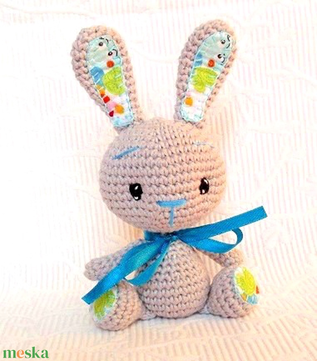 Egyedi- horgolt nyuszi - színes pamutvászonnal -szürkésdrapp-horgolt figura - játék & sport - plüssállat & játékfigura - nyuszi - Meska.hu