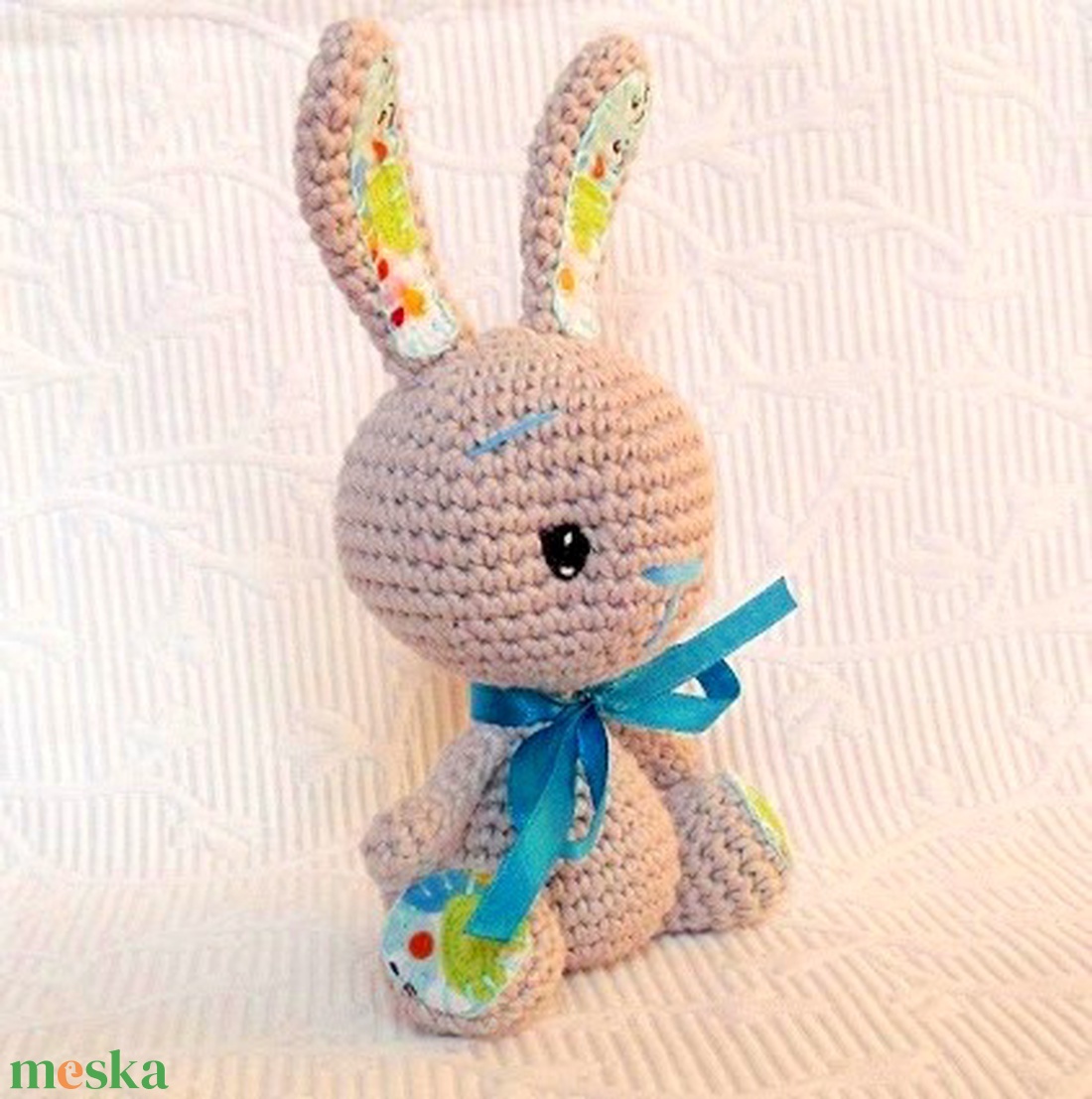Egyedi- horgolt nyuszi - színes pamutvászonnal -szürkésdrapp-horgolt figura - játék & sport - plüssállat & játékfigura - nyuszi - Meska.hu