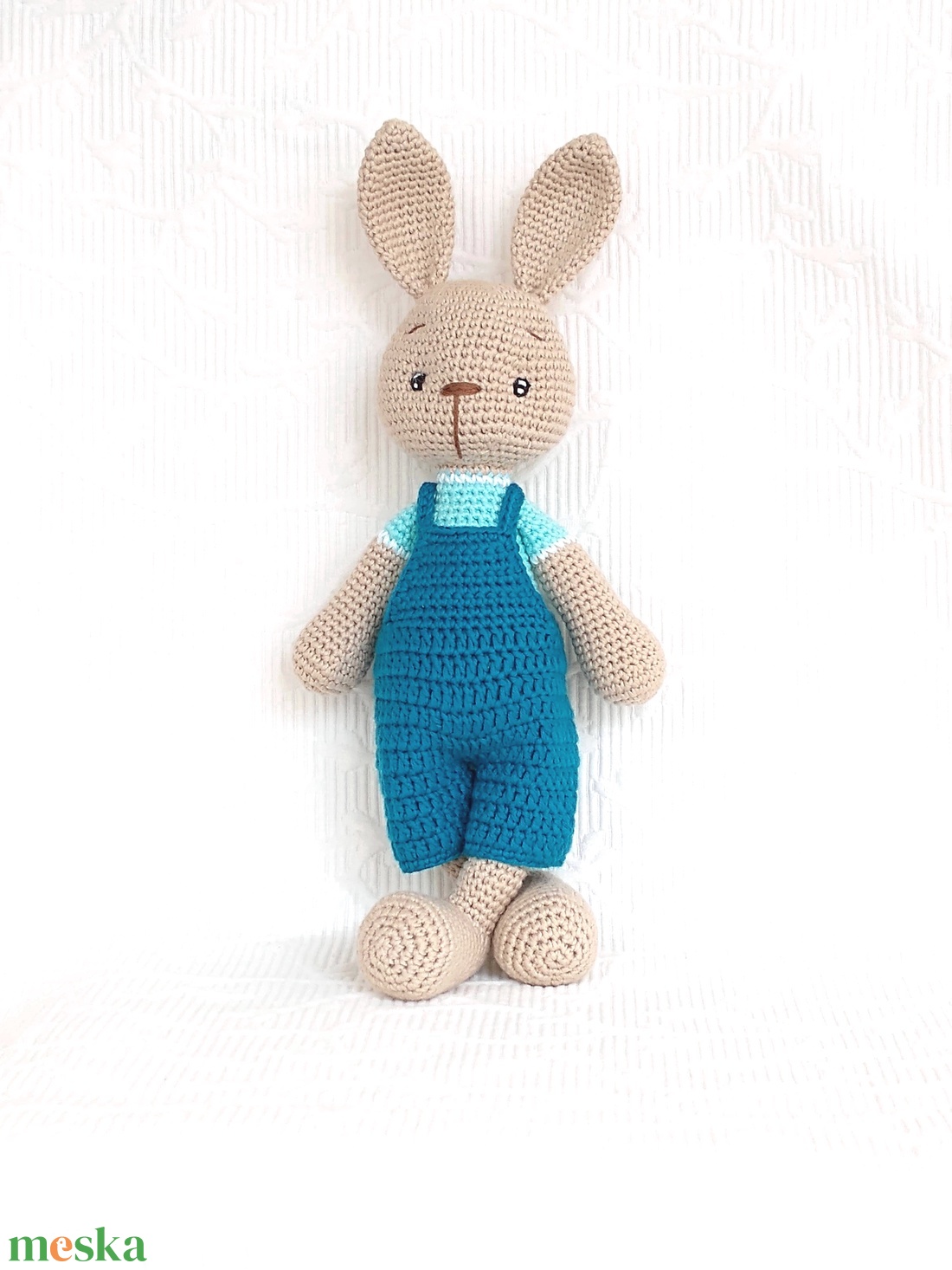 Nyúl Geri horgolt nyuszi fiú - türkiz ketésznadrágos - amigurumi - játék & sport - plüssállat & játékfigura - nyuszi - Meska.hu