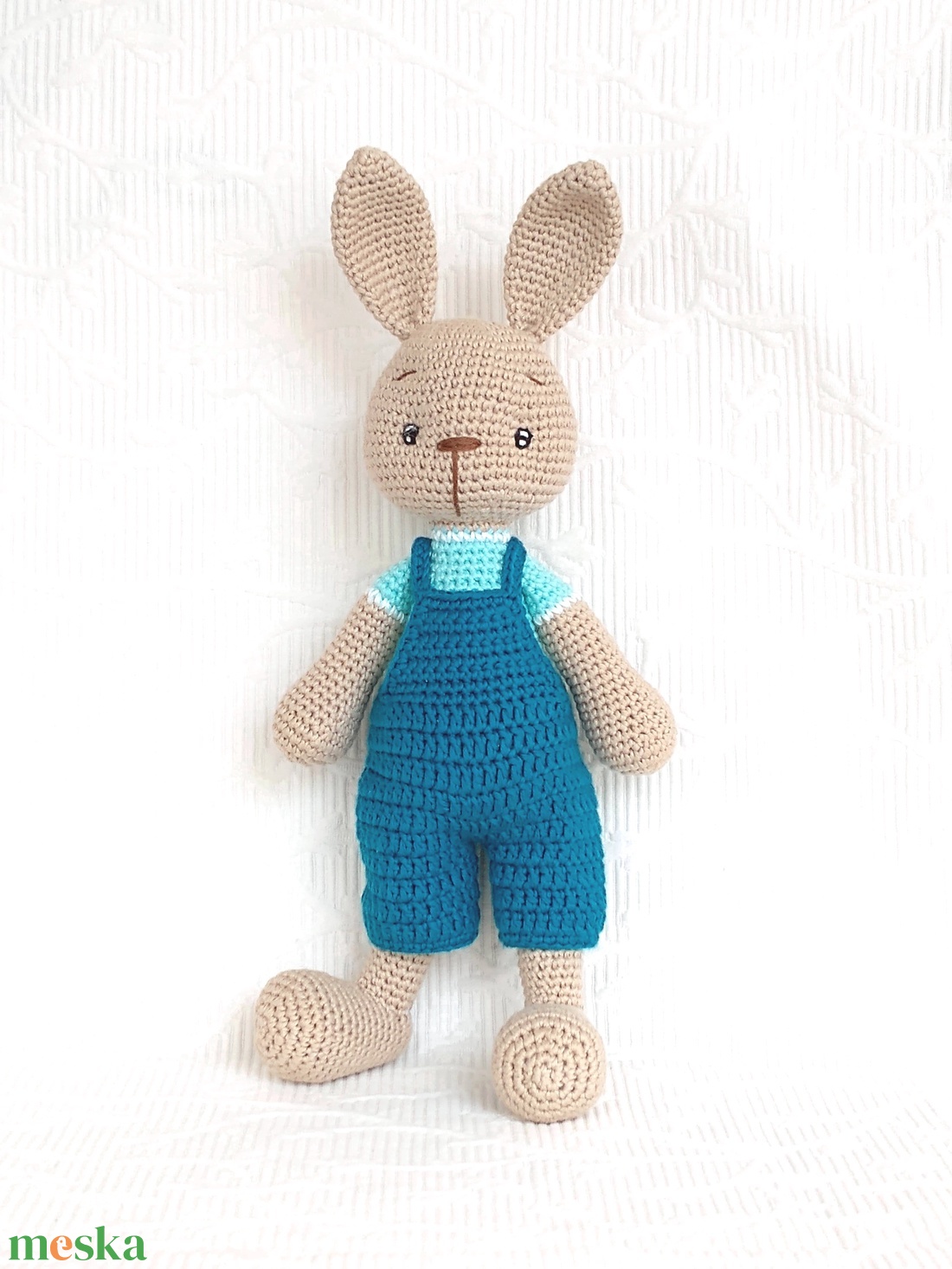 Nyúl Geri horgolt nyuszi fiú - türkiz ketésznadrágos - amigurumi - játék & sport - plüssállat & játékfigura - nyuszi - Meska.hu