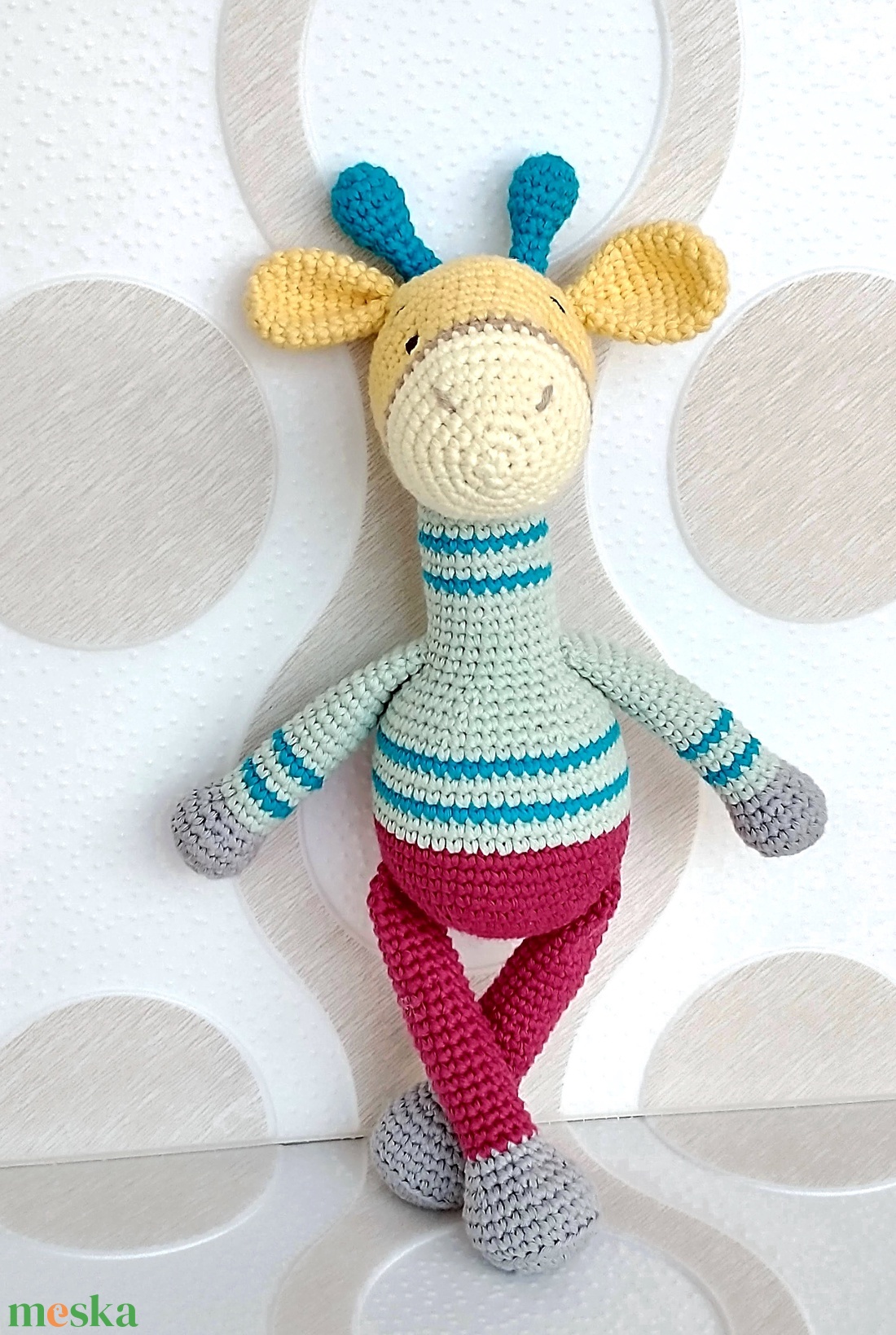 Zsiráf  - menta pulcsi - bordó nadrág - amigurumi - horgolt figura - játék & sport - plüssállat & játékfigura - zsiráf - Meska.hu