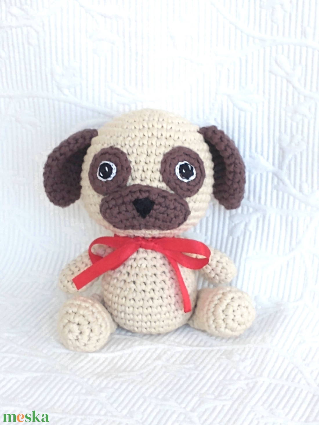 Egyedi - horgolt - Mopsz kutya - piros szalagos - amigurumi marokfigura - játék & sport - plüssállat & játékfigura - kutya - Meska.hu Egyedi - horgolt - Mopsz kutya - piros szalagos - amigurumi marokfigura - játék & sport - plüssállat & játékfigura - kutya - Meska.hu