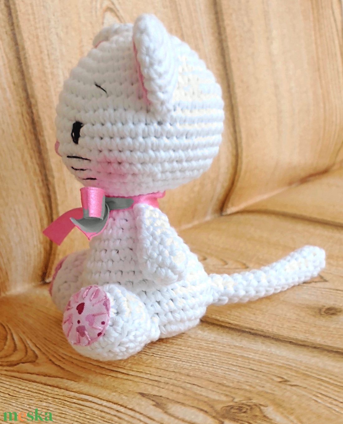 Szívecskés - horgolt kis cica figura - pink szalagos - játék & sport - plüssállat & játékfigura - cica - Meska.hu Szívecskés - horgolt kis cica figura - pink szalagos - játék & sport - plüssállat & játékfigura - cica - Meska.hu