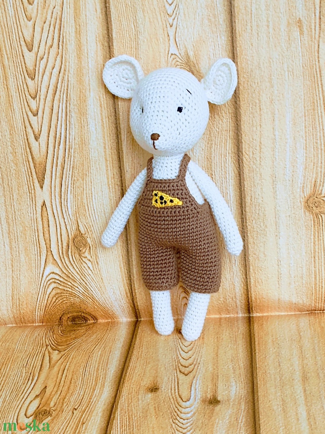 Fehér egér fiú - horgolt-barna nadrágban- hímzett sajt díszítéssel - amigurumi - játék & sport - plüssállat & játékfigura - egér - Meska.hu Fehér egér fiú - horgolt-barna nadrágban- hímzett sajt díszítéssel - amigurumi - játék & sport - plüssállat & játékfigura - egér - Meska.hu