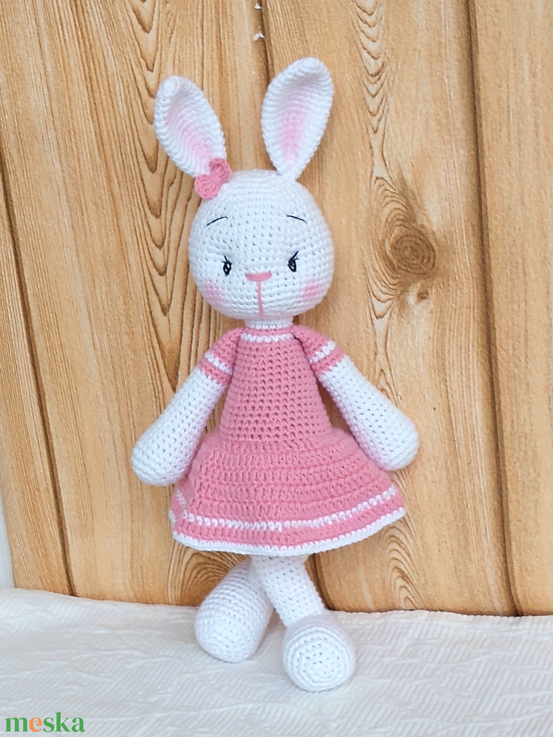 Fehér horgolt nyuszilány - rózsaszín ruhás - 30cm - horgolt nyuszi - játék & sport - plüssállat & játékfigura - nyuszi - Meska.hu