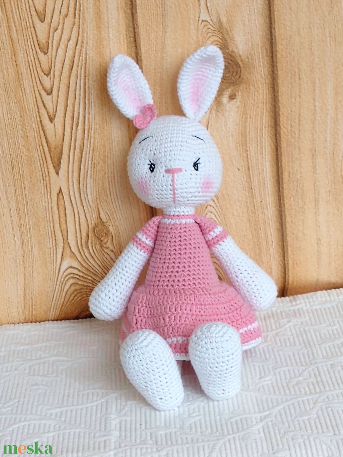Fehér horgolt nyuszilány - rózsaszín ruhás - 30cm - horgolt nyuszi - játék & sport - plüssállat & játékfigura - nyuszi - Meska.hu