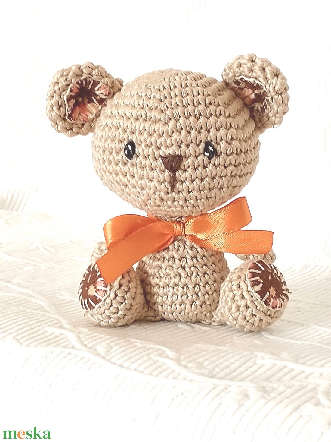 Horgolt Maci - barna barackvirágos talpú - amigurumi marokállat - játék & sport - plüssállat & játékfigura - maci - Meska.hu Horgolt Maci - barna barackvirágos talpú - amigurumi marokállat - játék & sport - plüssállat & játékfigura - maci - Meska.hu
