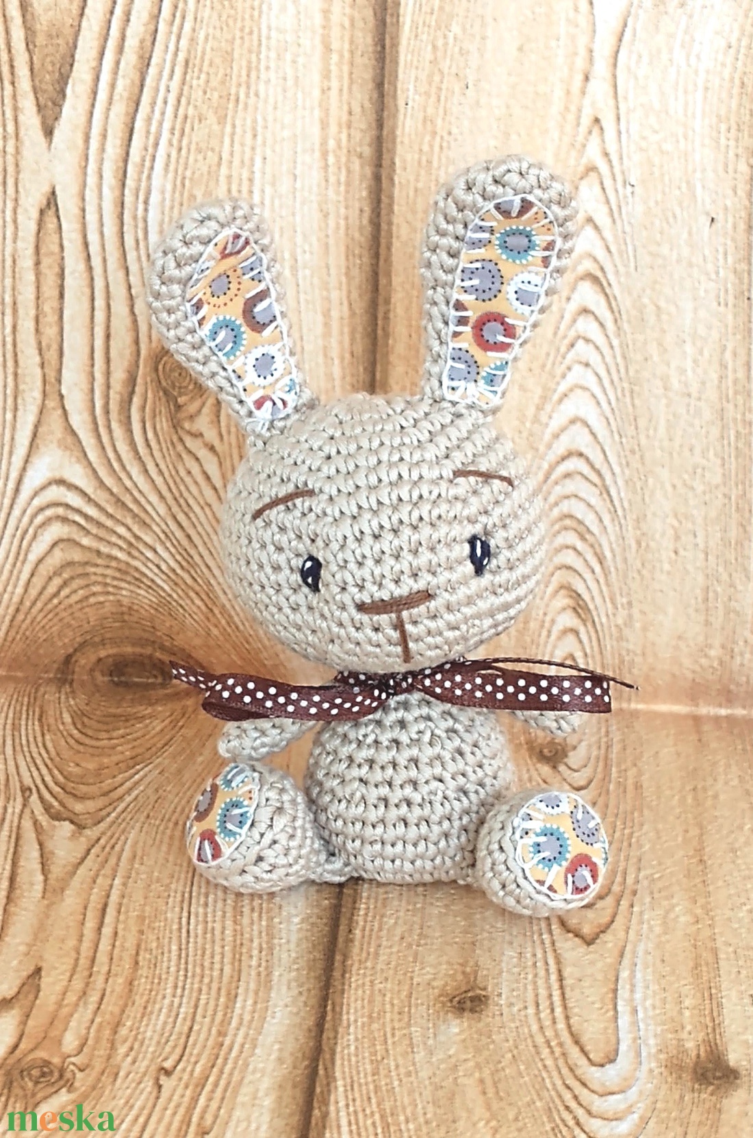 Drapp Nyuszi pöttyes szalagos - amigurumi- marokállat - játék & sport - plüssállat & játékfigura - nyuszi - Meska.hu