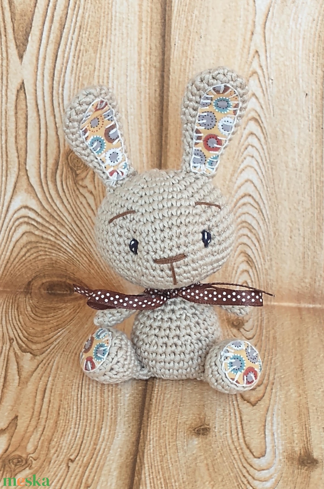 Drapp Nyuszi pöttyes szalagos - amigurumi- marokállat - játék & sport - plüssállat & játékfigura - nyuszi - Meska.hu