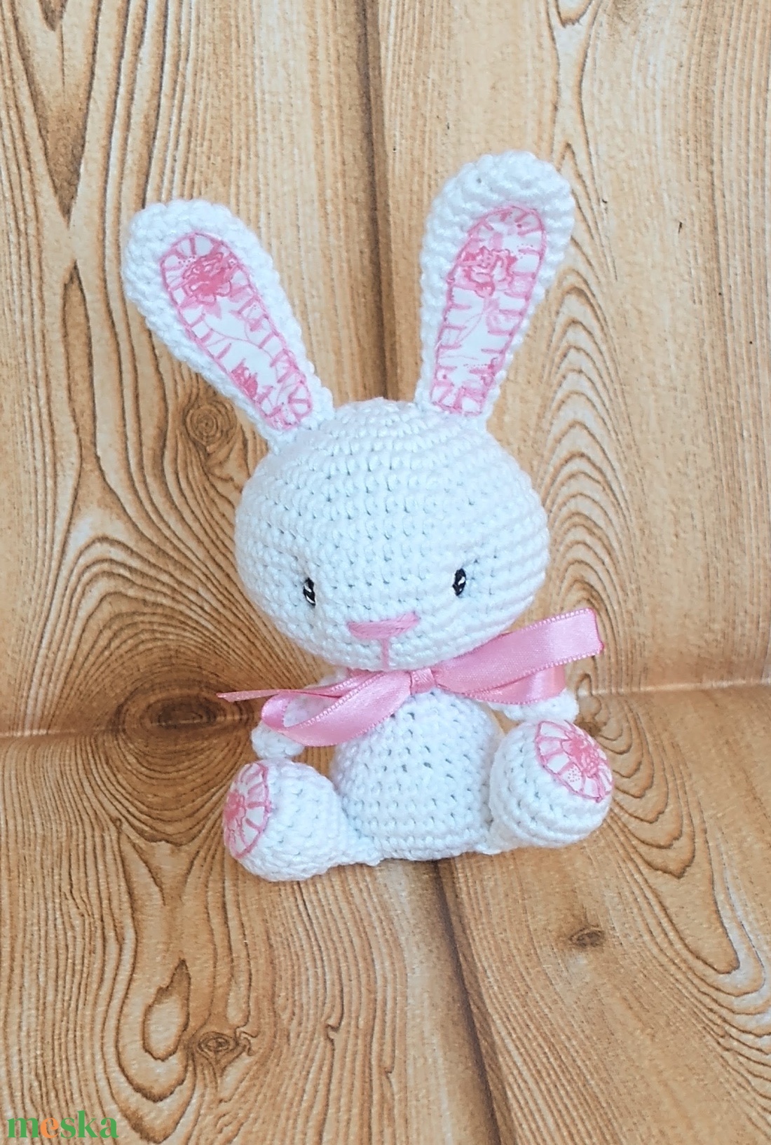 Fehér Nyuszi lány - rózsás - horgolt marokállat - játék & sport - plüssállat & játékfigura - nyuszi - Meska.hu