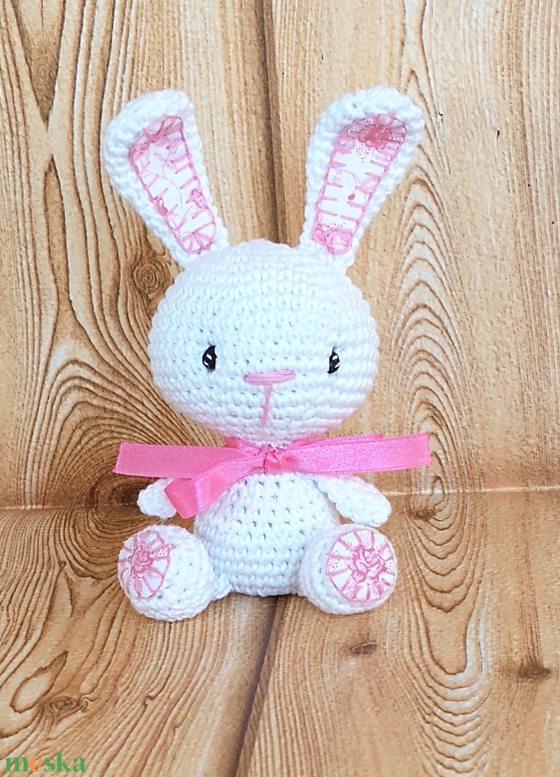 Fehér Nyuszi lány - rózsás - pink szalagos - horgolt marokállat - játék & sport - plüssállat & játékfigura - nyuszi - Meska.hu