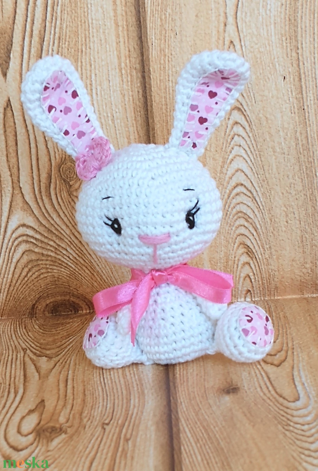 Fehér Nyuszi lány - szivecskés - pink szalagos - horgolt marokállat - játék & sport - plüssállat & játékfigura - nyuszi - Meska.hu