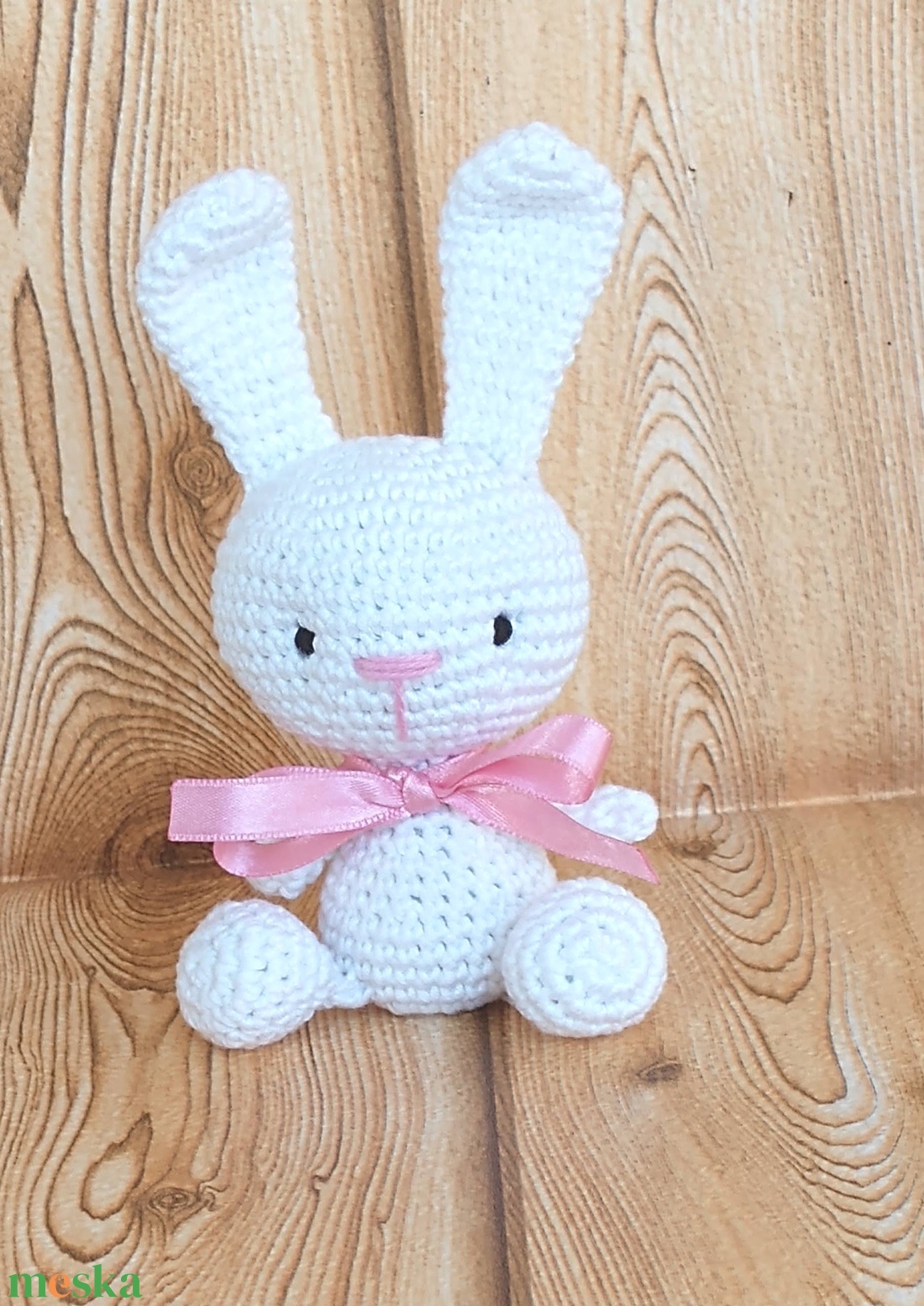 Fehér Nyuszi lány - horgolt marokállat - játék & sport - plüssállat & játékfigura - nyuszi - Meska.hu