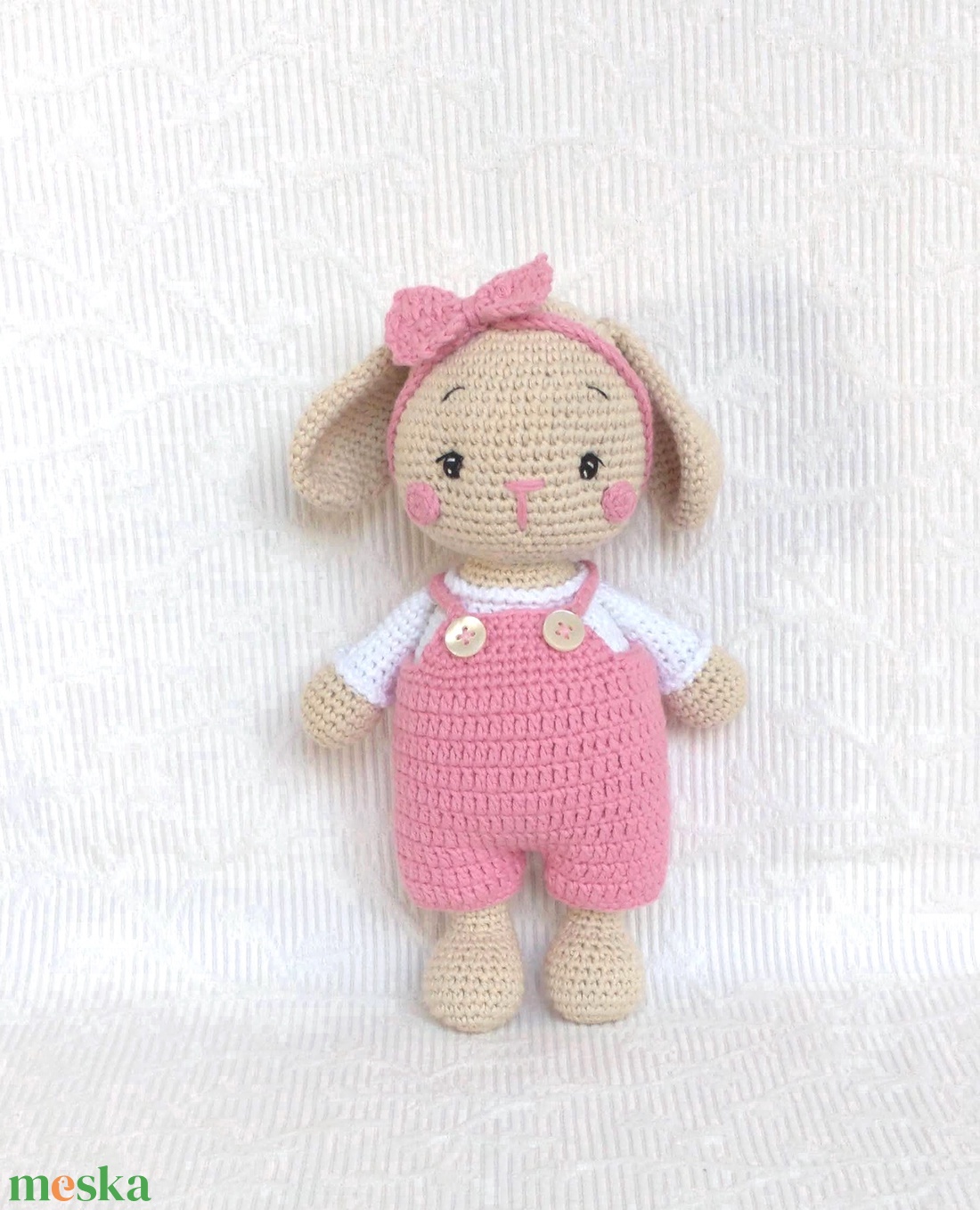 Rózsaaszín nadrágos nyuszika - horgolt figura - játék & sport - baba & babaház - öltöztethető baba - Meska.hu