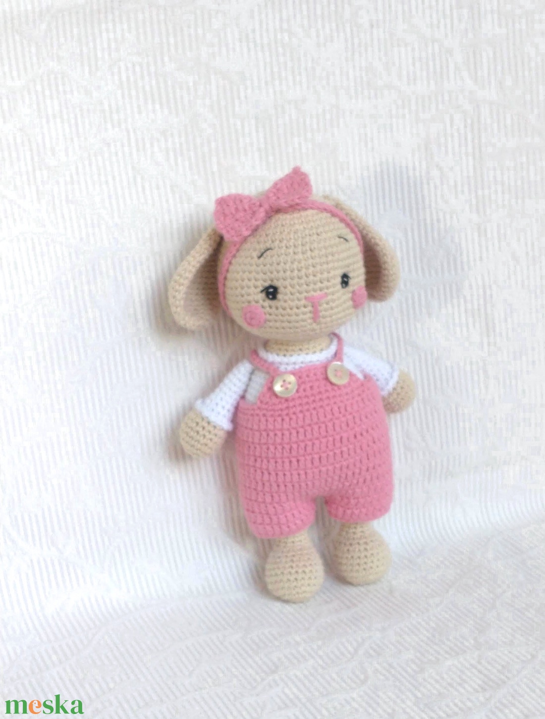 Rózsaaszín nadrágos nyuszika - horgolt figura - játék & sport - baba & babaház - öltöztethető baba - Meska.hu