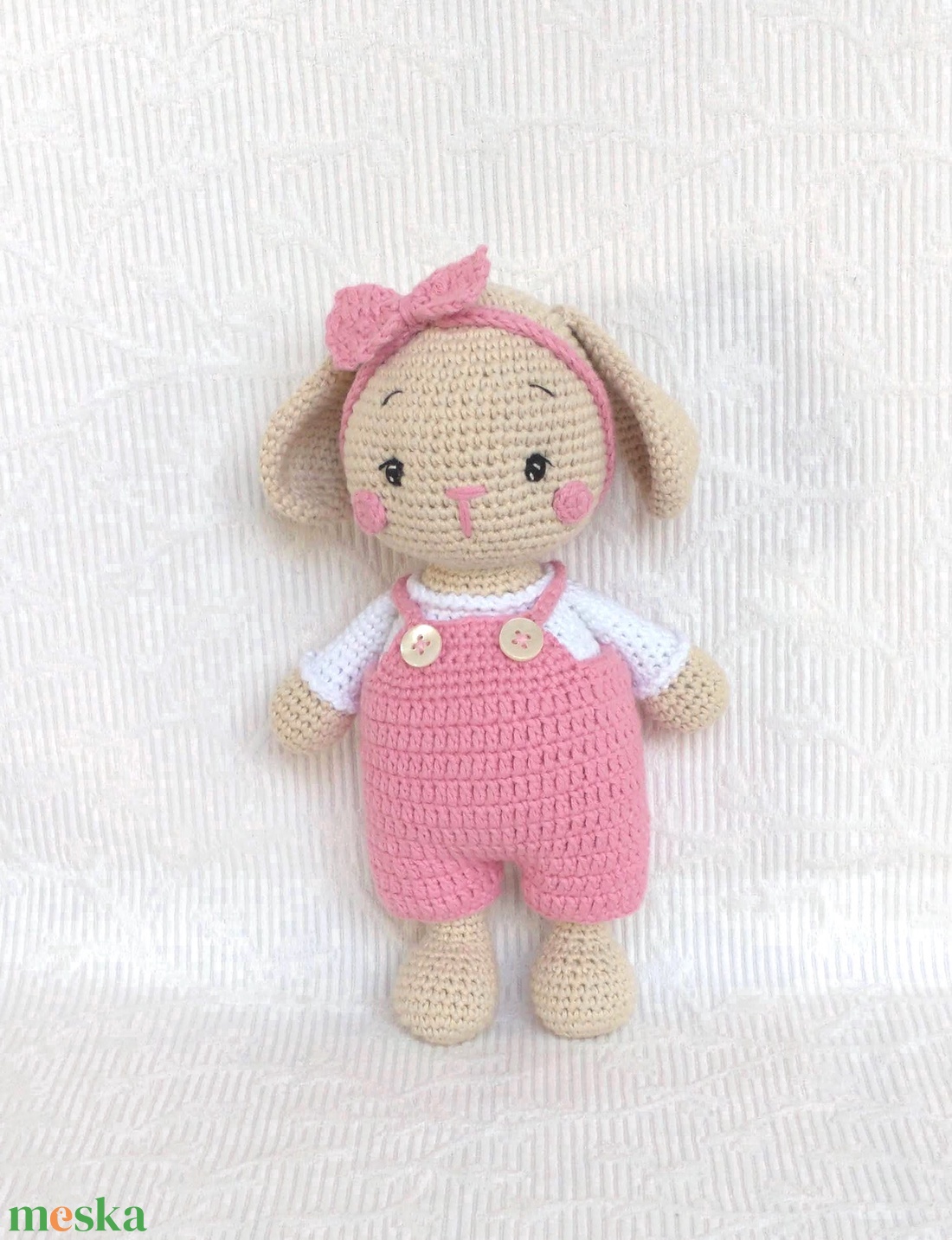 Rózsaaszín nadrágos nyuszika - horgolt figura - játék & sport - baba & babaház - öltöztethető baba - Meska.hu