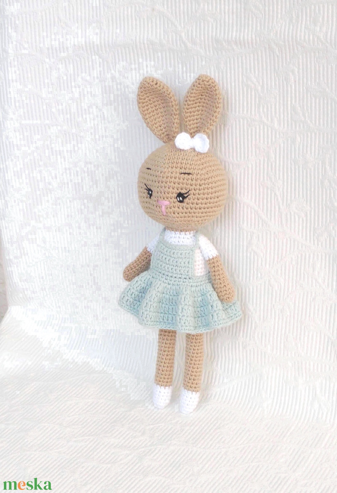 Bézs - horgolt nyuszilány - világoskék ruhás - horgolt nyuszi figura - játék & sport - plüssállat & játékfigura - nyuszi - Meska.hu